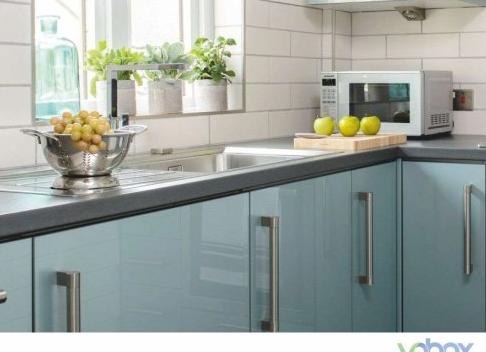 Как ухаживать за мебелью с глянцевой поверхностью: правила долговечности