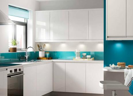 Как ухаживать за глянцевыми фасадами кухни?